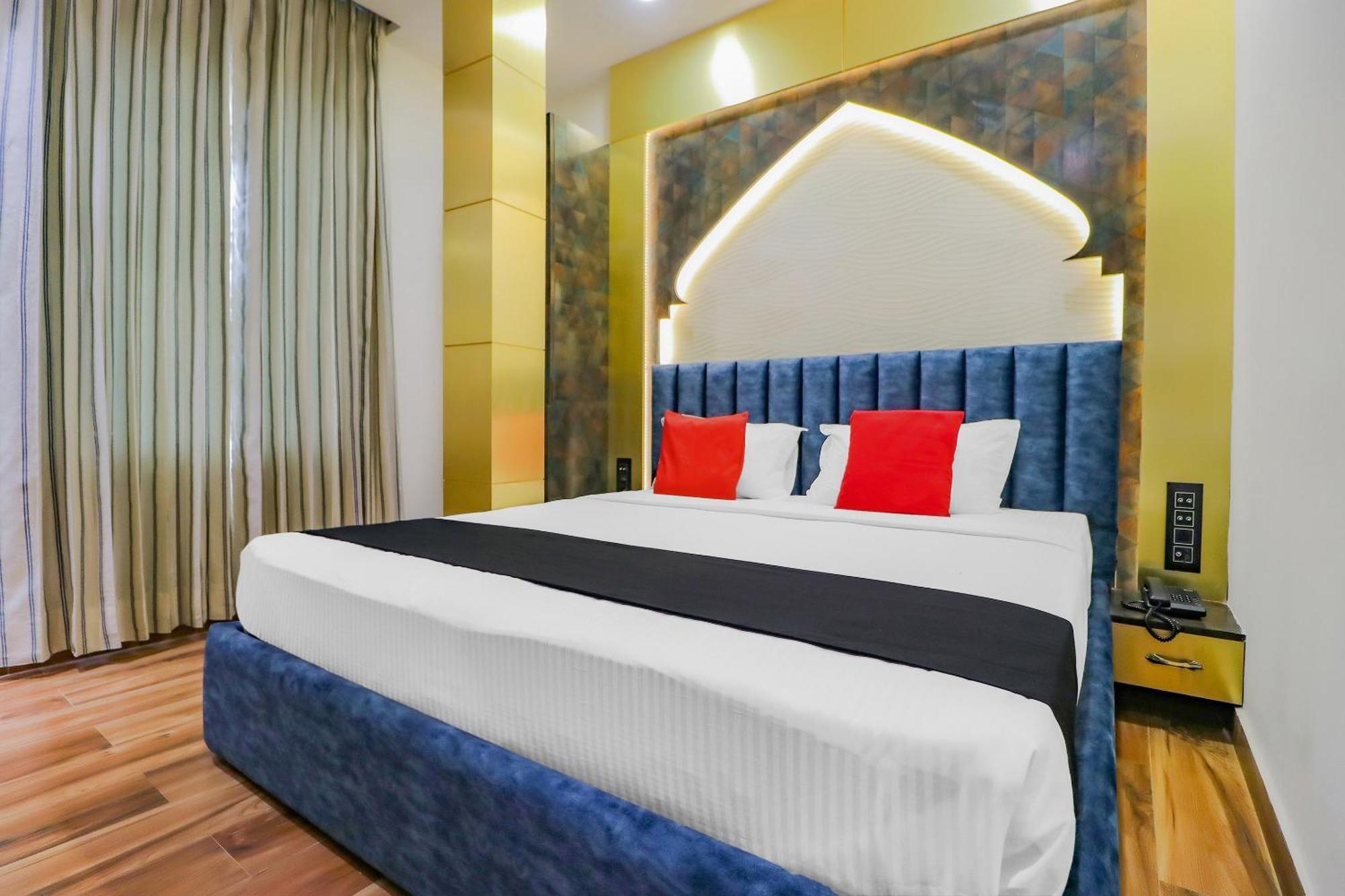 Capital O Western Galaxy Amritsar Exterior foto