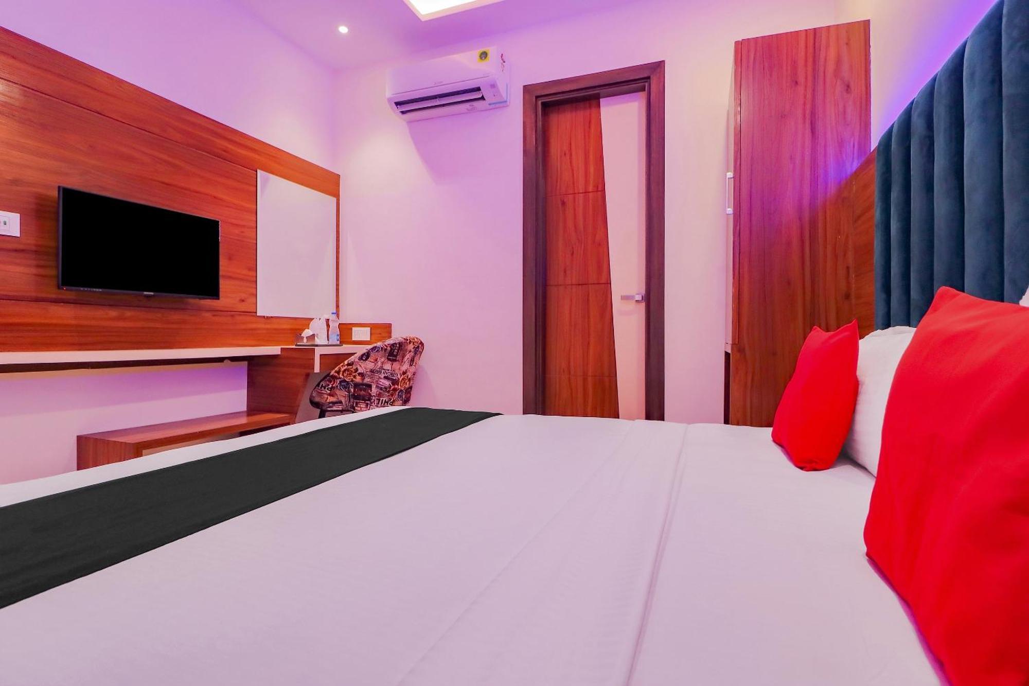 Capital O Western Galaxy Amritsar Exterior foto