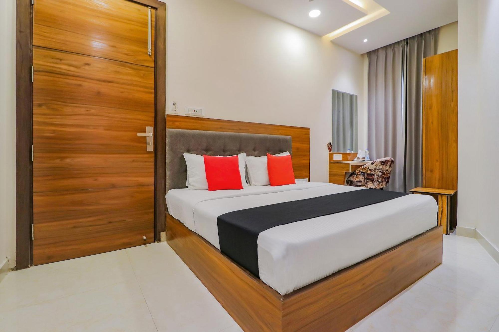 Capital O Western Galaxy Amritsar Exterior foto