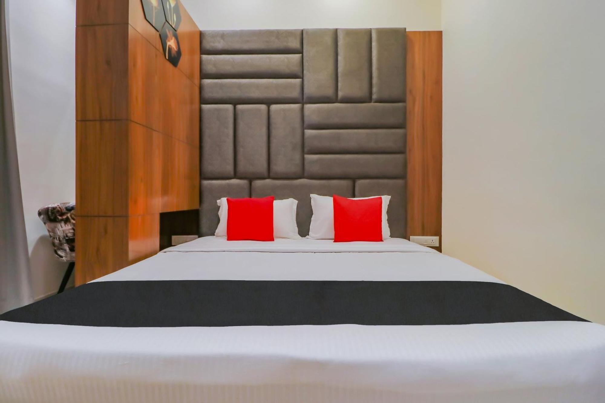 Capital O Western Galaxy Amritsar Exterior foto