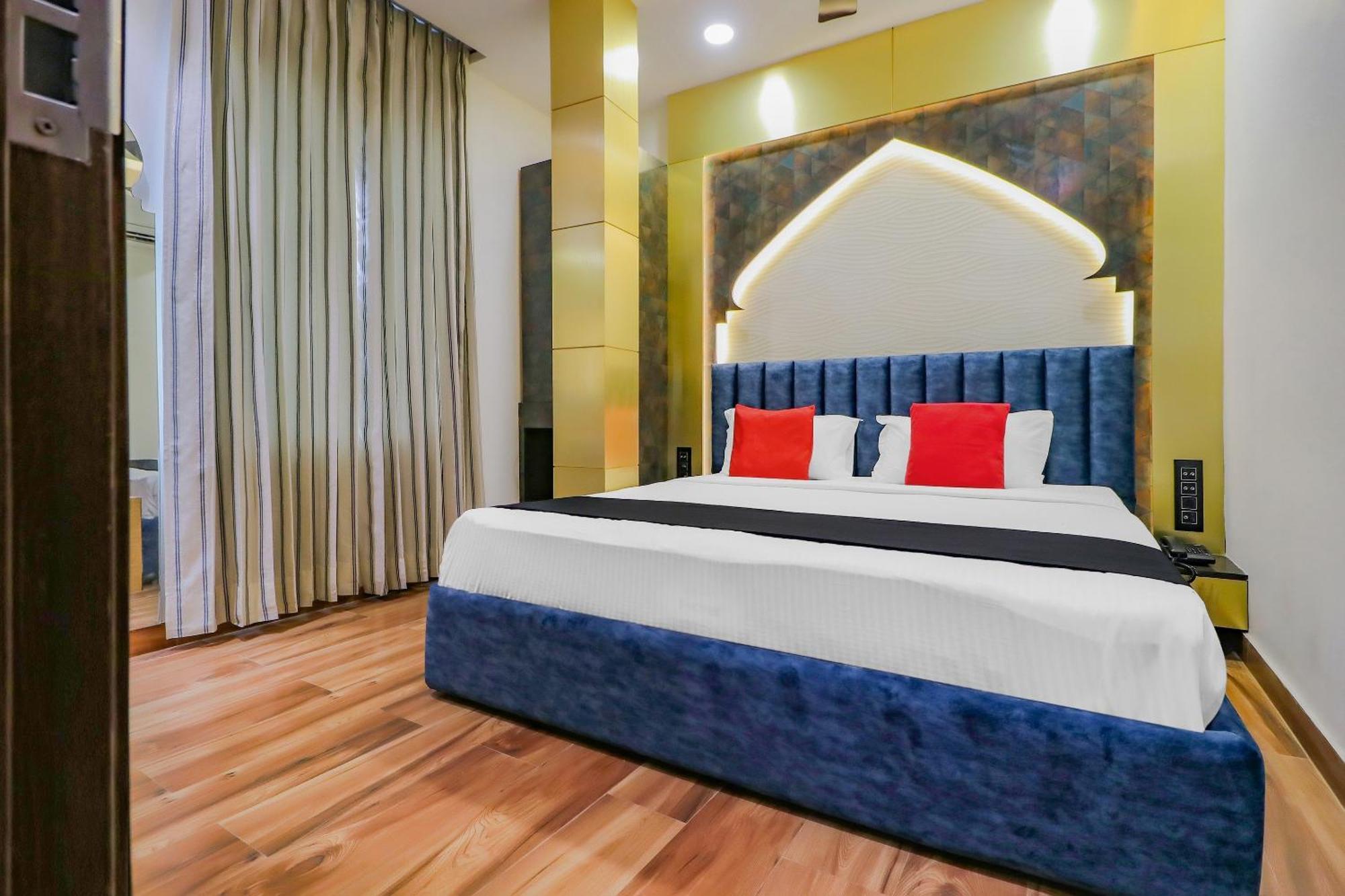Capital O Western Galaxy Amritsar Exterior foto
