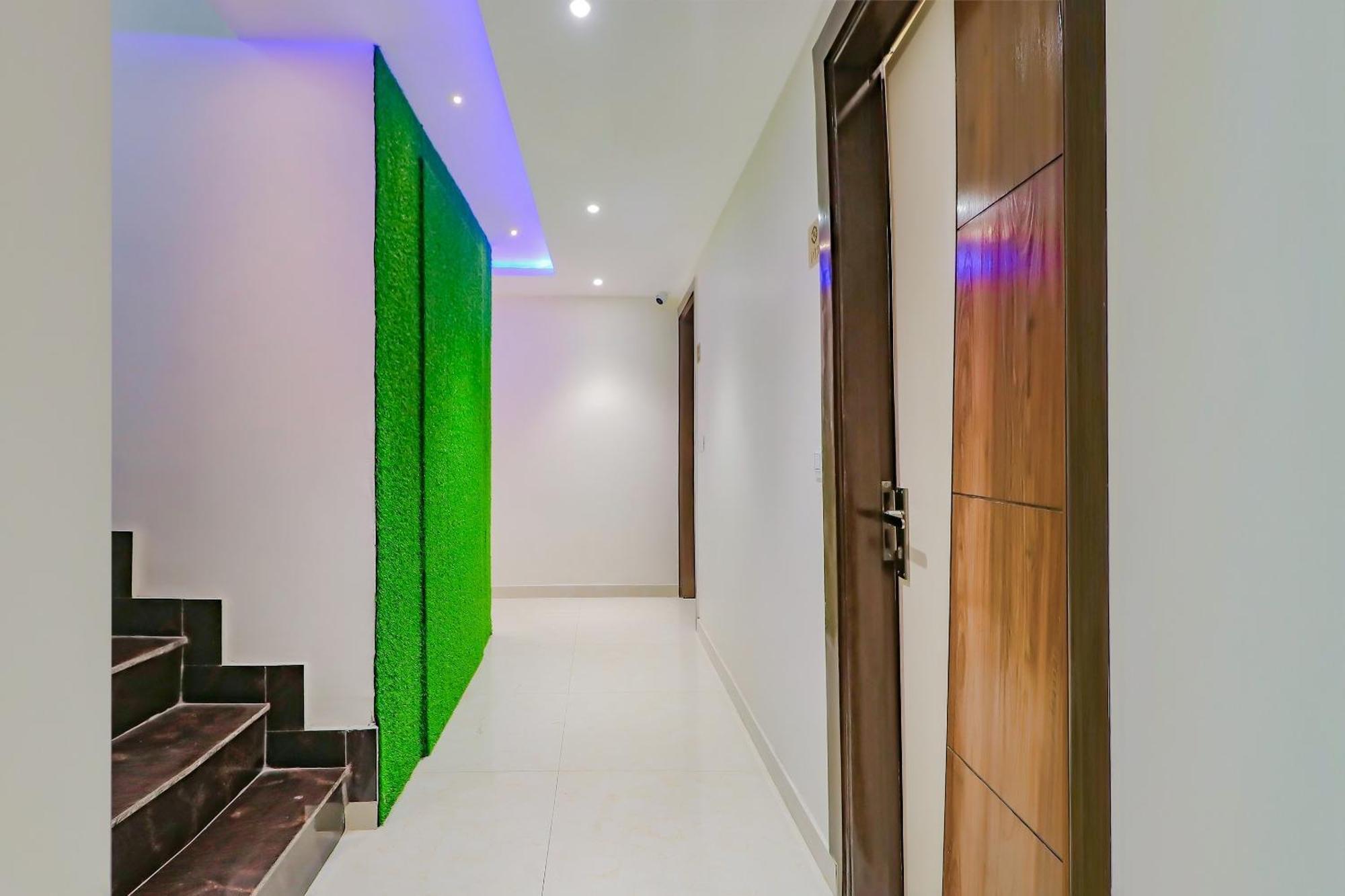 Capital O Western Galaxy Amritsar Exterior foto